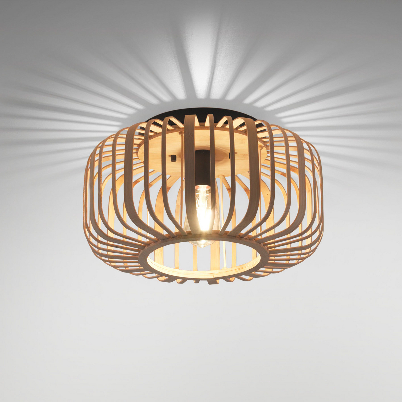 Racoon wooden ceiling lamp, thick struts, Ø 42cm